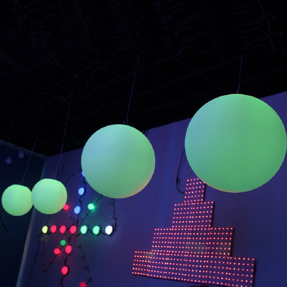 ضوء ديسكو الكرة السحرية LED بالألوان الكاملة