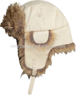 Straw winter cap with embroidery