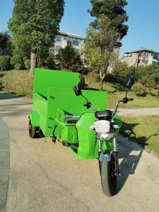 Four-barrel electric garbage pickup truck