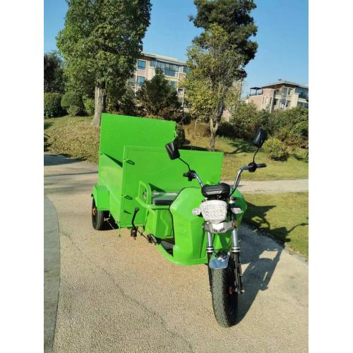 Four-barrel electric garbage pickup truck