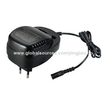6W Universal Charger, 15/25-day Delivery Time, Customized Designs, UL-/cUL-/CE-/EMC-/-certified