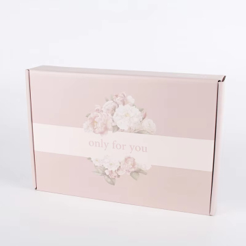 Clothing Subscription Boxes for Women Men