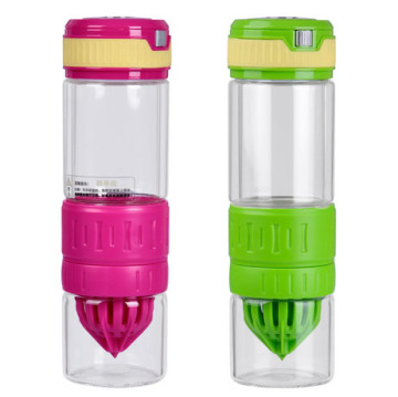 2014 new arrival Convenient to carry and removable Glass Lemon Cup hand manual fruit juice cup Eco-friendly ,health water cup