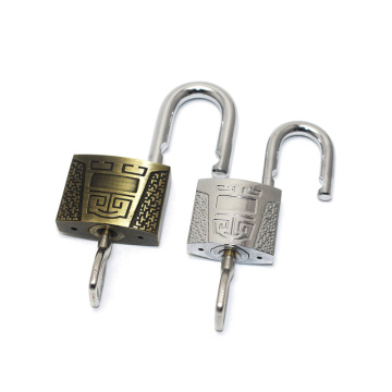 Padlock for catching doll game machine