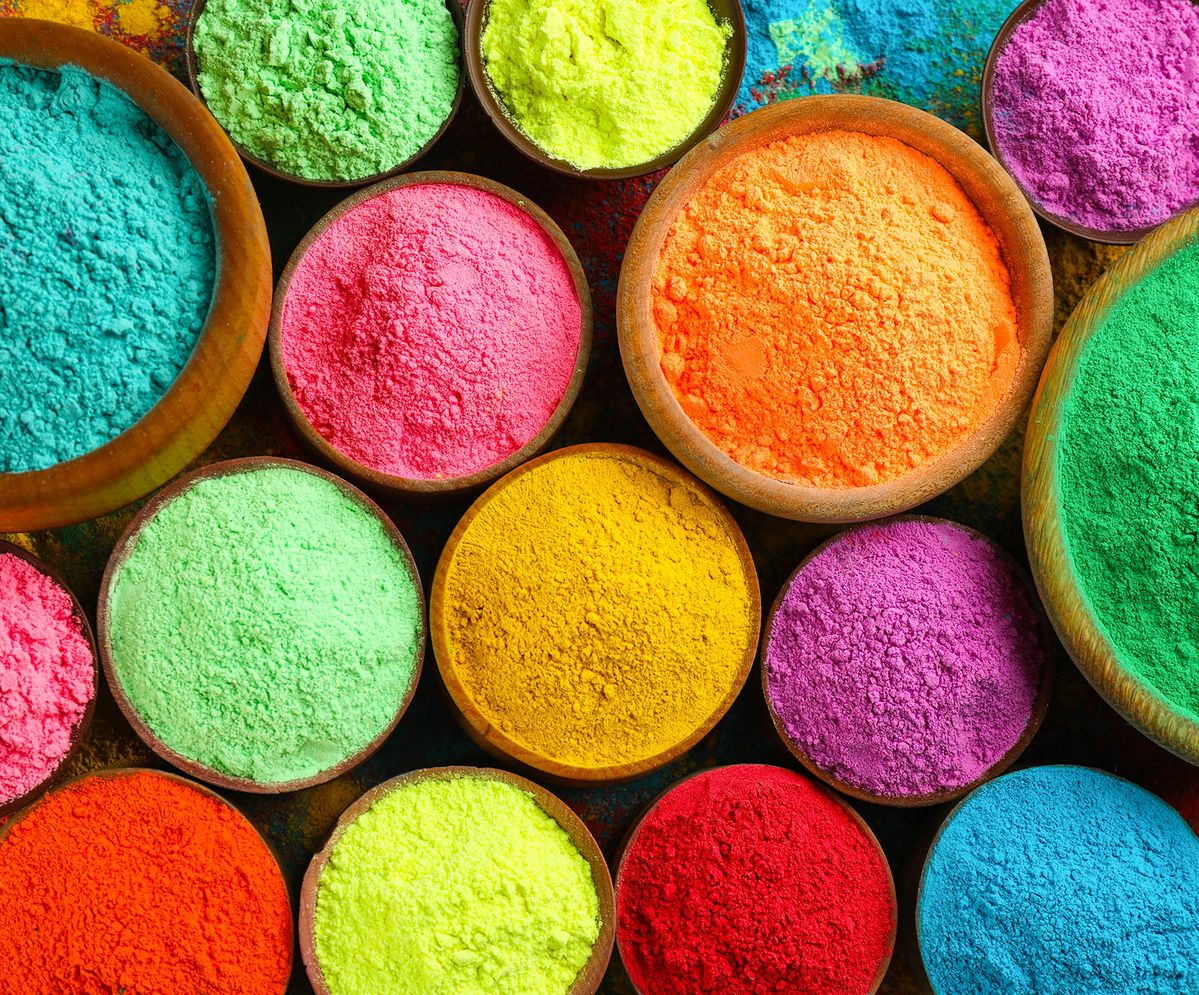 Powder coating for road construction machinery