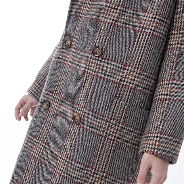 The side of fashionable wool collar cashmere overcoat