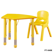 Tables et chaises spécialement conçues pour la maternelle