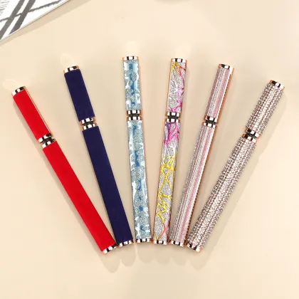 Waterproof Eyeliner Glue Pen with Magic Pigmentation: The Perfect Solution for Long-Lasting Makeup