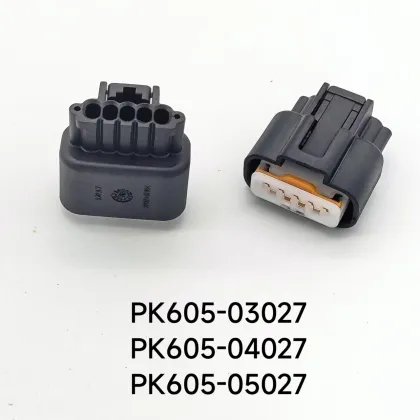 KUM HU Series 4 Pin Female Connector