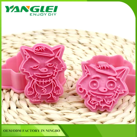 Plastic 3d wolf plastic cookie cutter