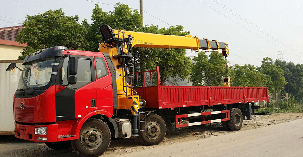 건설을위한 8 톤의 탑재 된 트럭 크레인, 고품질 건설을위한 8 톤의 탑재 된 트럭 크레인