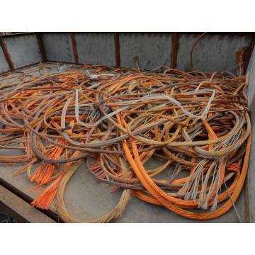 Paano Alisin ang plastik mula sa Copper Wire