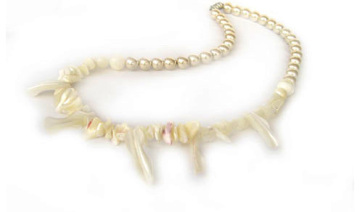 Hematite Pearl shell Necklace