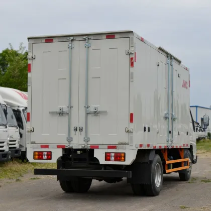 Jiangling Shunda Narrow Body, 122 HP, 4.21-meter single-row van light truck