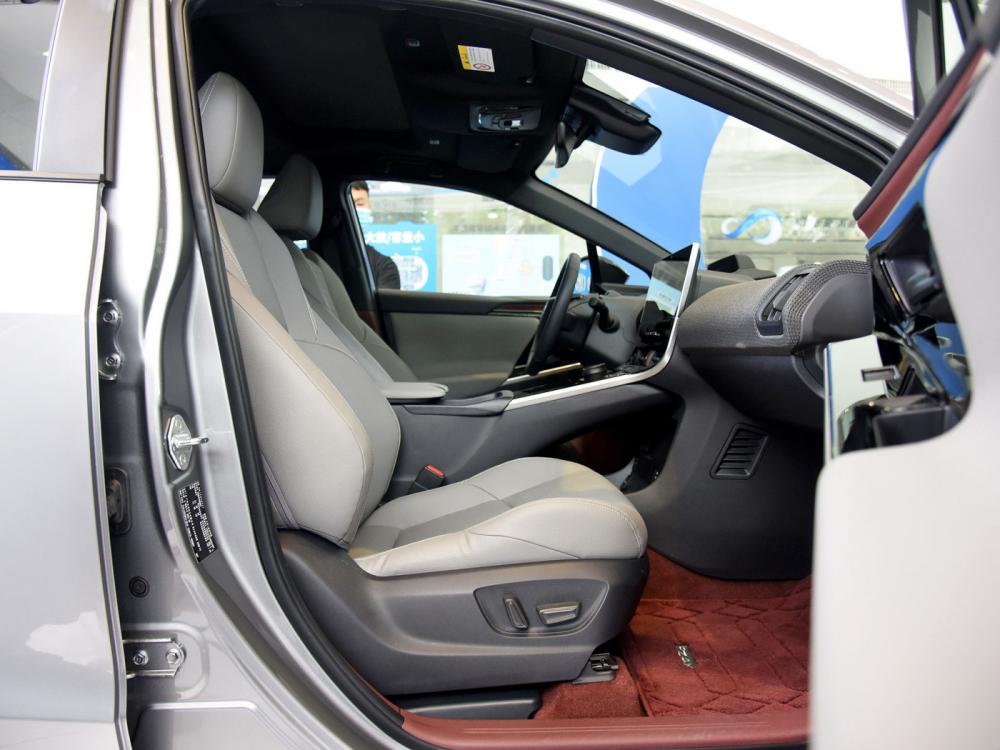 سيارات الدفع الرباعي ذات الجودة المتوسطة الحجم عالية الجودة من Toyota- BZ4X Electric SUV 2022 نموذج جديد