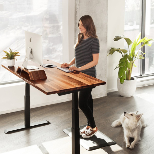 Elektrisch in hoogte verstelbaar bureau Houten bureau