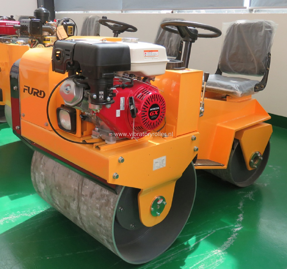 Ride on Vibrating Drum Road Roller Compactor