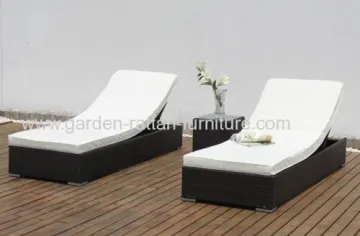 Wicker Chaise Lounge Outdoor Garden Set 
