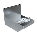 Fontaine de consommation murale accessible en acier inoxydable accessible