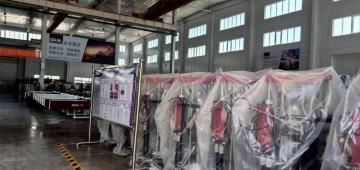 Estrusore per sigillante strutturale