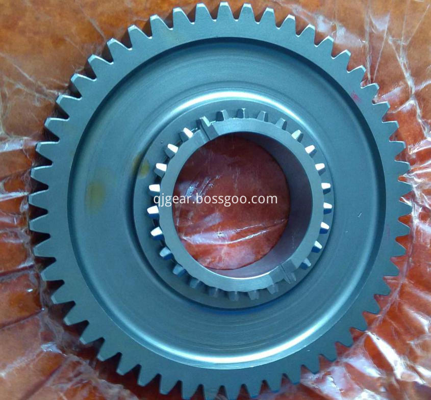 Gearbox Gear in Heavy Tractor