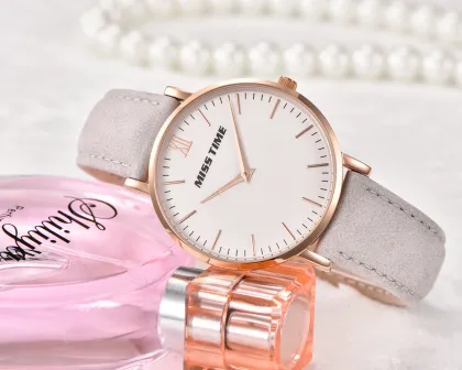 Classic luxury female wrist quartz watch