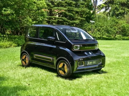 Hot Selling Adult Mini Electric Vehicle Baojun Kiwi High Speed Durable Mini Electric Car