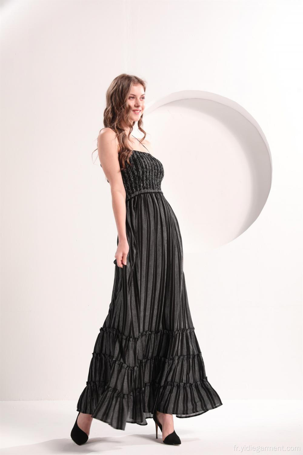 Robe longue à rayures verticales imprimée noire et blanche