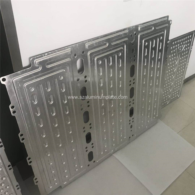 Aluminum heat collection plate for solar panel