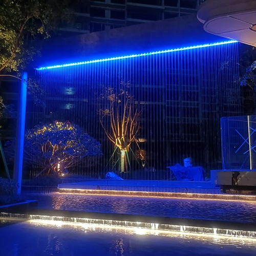 جدار ستارة المياه في الهواء الطلق