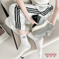Calcetines elegantes con rayas de letras