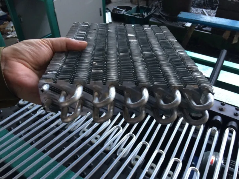 Staggered Type Evaporator Expanding Machine with Double-Station