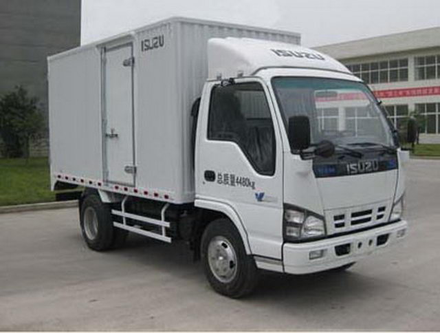 ISUZU 4X2 LHD / RHD 120HP Box Van Truck