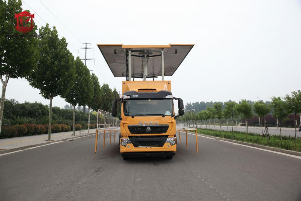 Camion stadio mobile idraulico