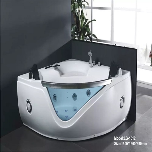 Classical Acrylic Corner Whirlpool Bath