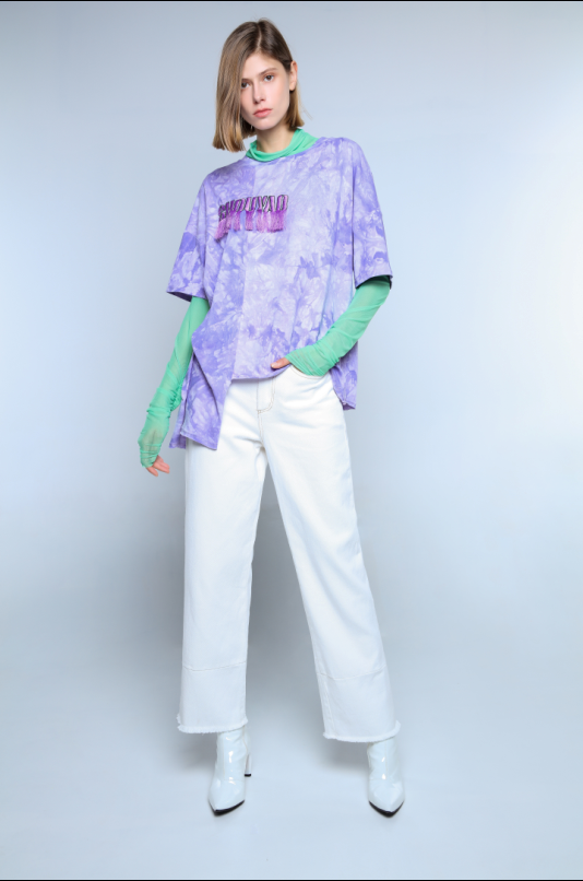ELBOW SLEEVES AND ASYMMETRIC HEM