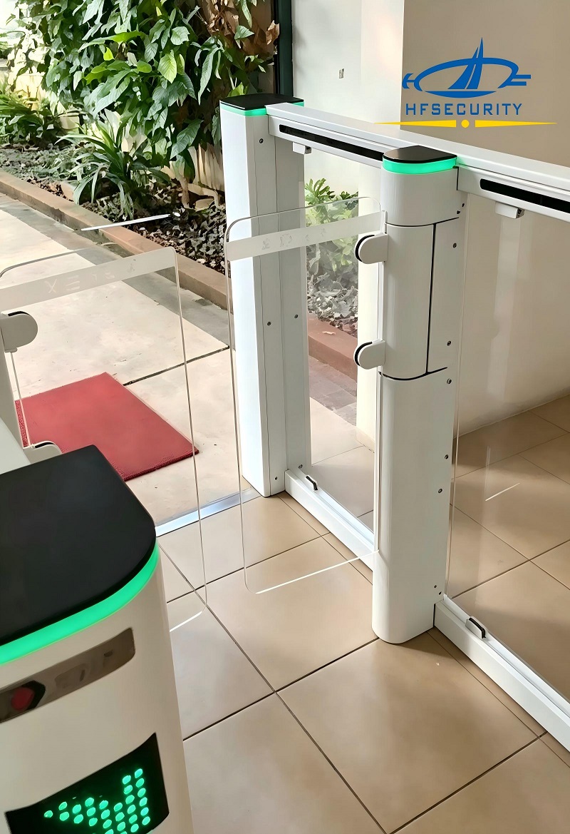 With a simple gesture of facial recognition and card swipe, HFSecurity's RA08 attendance and access control solution is implemented in an Indonesian clubhouse