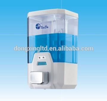 Manual foam soap dispenser