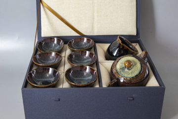 Eight pieces of tea set with rabbit hair in Jizhou kiln