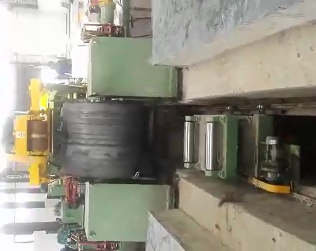 Slitting line coil car and uncoiler