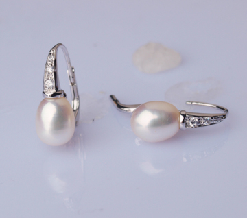 pearl drop earrings