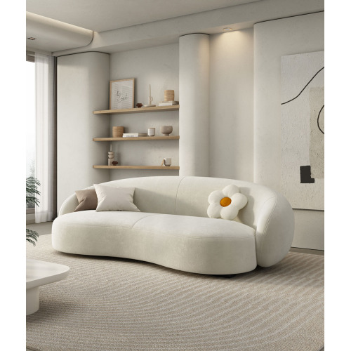 Изогнутый диван из кешью для современной гостиной