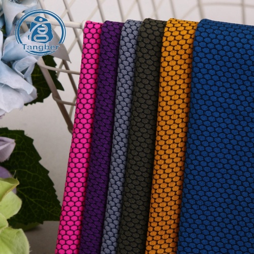 Sport de tissu de maille de polyester tricoté par nid d&#39;abeille de vente chaude