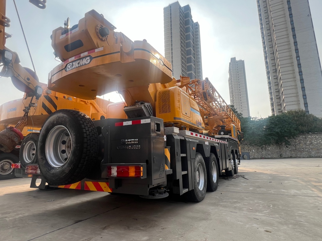 Used mobile crane truck XCT55L5 XCMG truck crane