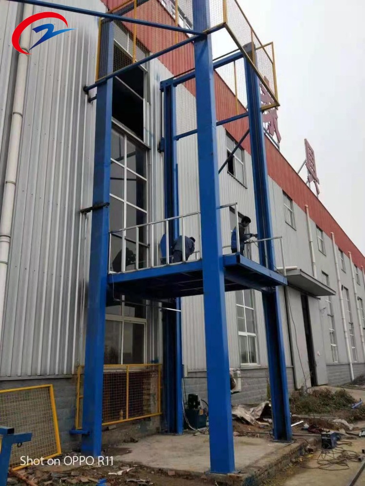 Warehouse outdoor Cargo Lift