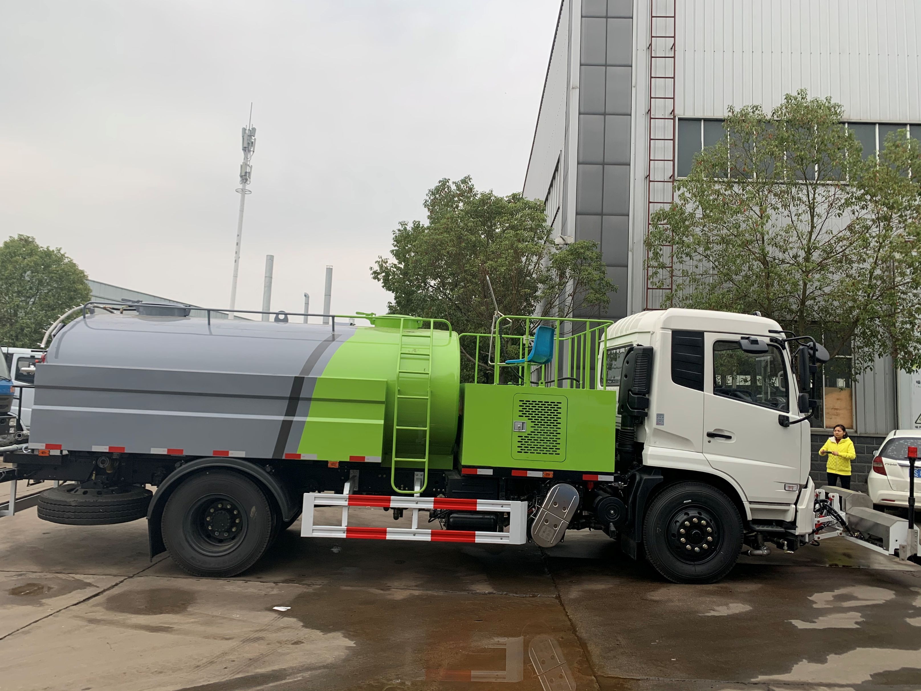 High Performance Dongfeng Sewage Removal Vehicle