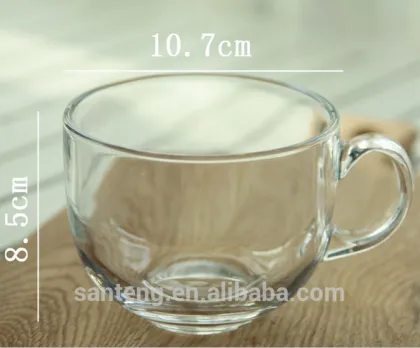 Pot-bellied oats cup a cup of milk for breakfast