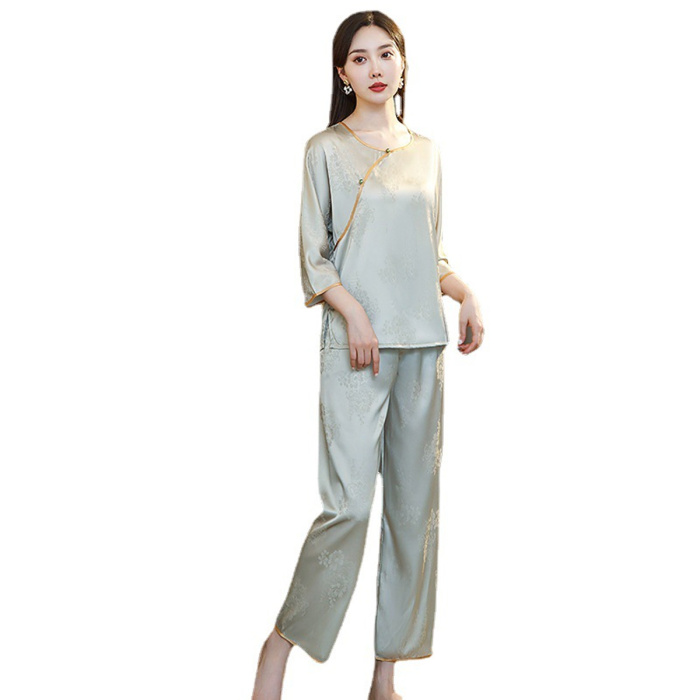 Conforto luxuoso em cada peça elegante de loungewear