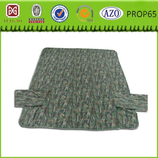 Fleece Meisai TV blanket with sleeves