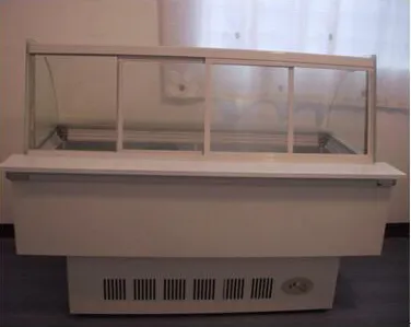 Commercial Display Chiller Showcase for Fresh Meat and Delicatessen